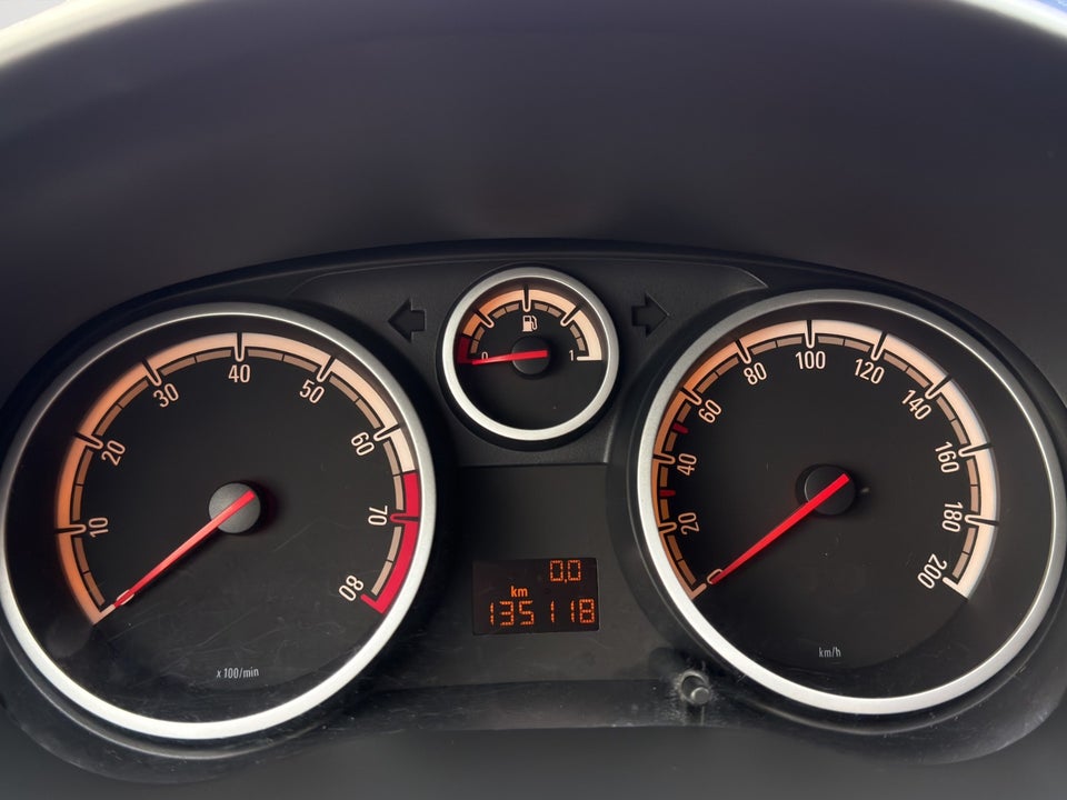 Opel Corsa 1,0 12V Enjoy 5d