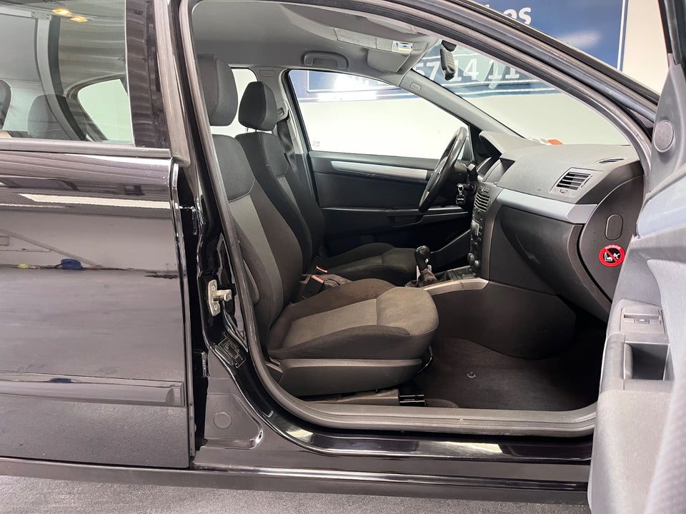 Opel Astra 1,6 16V Limited Twinport 5d