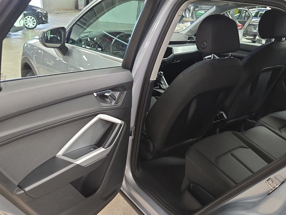 Audi Q3 45 TFSi e Attitude plus S-tr. 5d