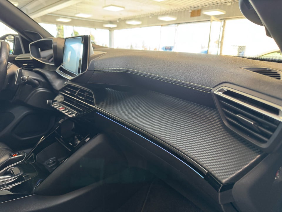 Peugeot 2008 1,5 BlueHDi 130 GT Line EAT8 5d