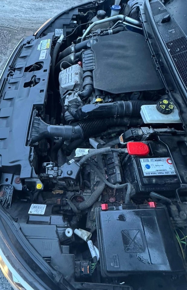 Peugeot 308 1,2 e-THP 130 Allure Sky 5d