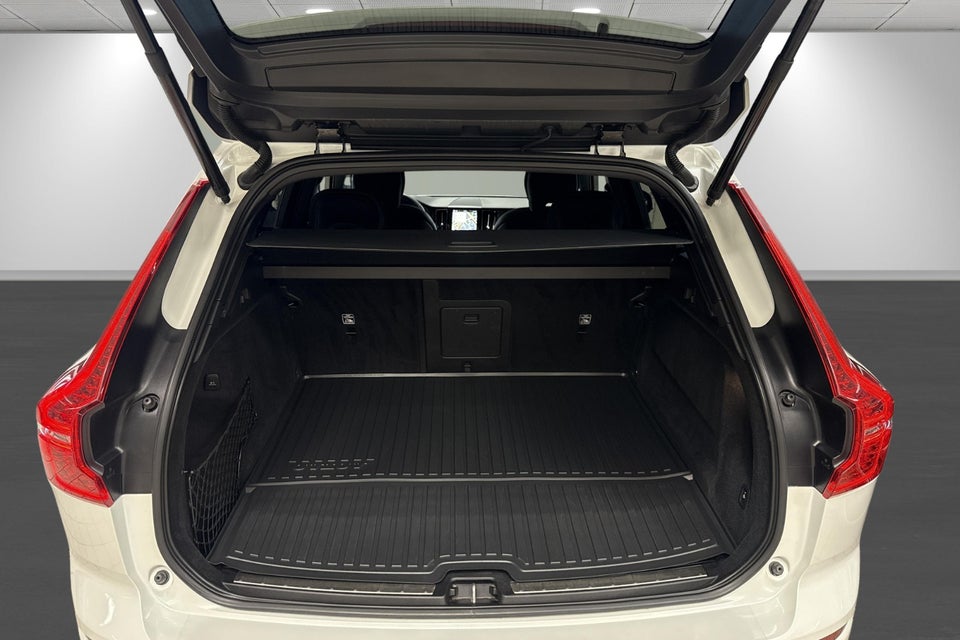 Volvo XC60 2,0 T6 ReCharge R-Design aut. AWD 5d