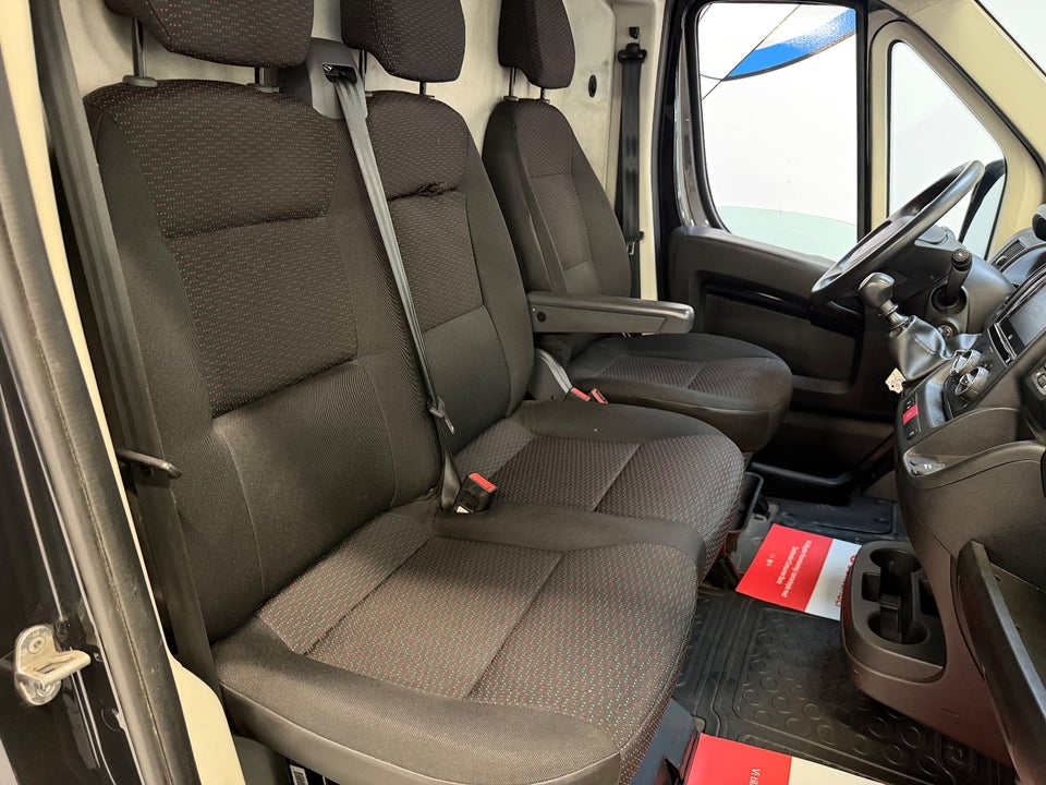 Peugeot Boxer 333 2,2 BlueHDi 140 L2H1 Premium