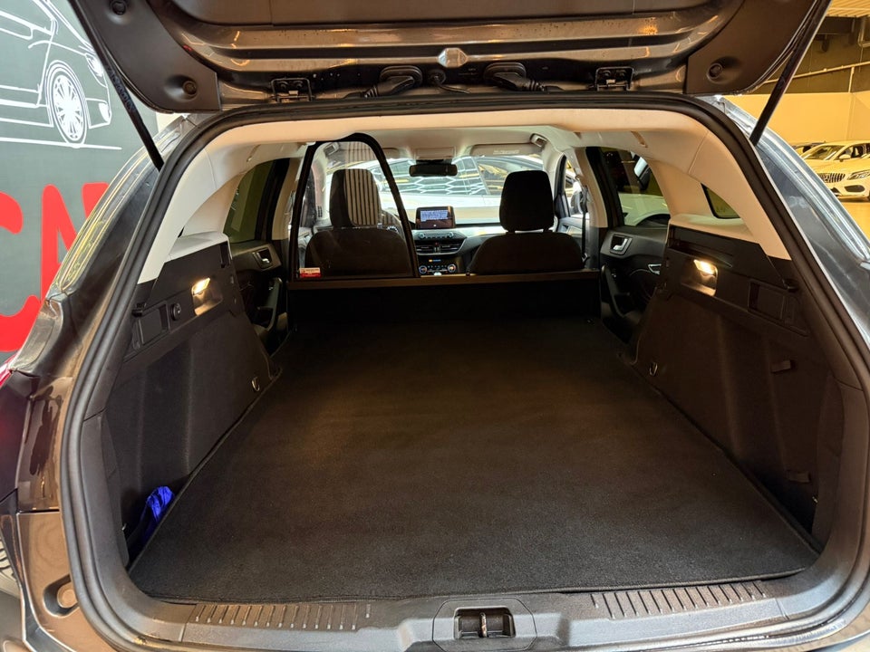 Ford Focus 1,5 EcoBlue Titanium stc. Van 5d