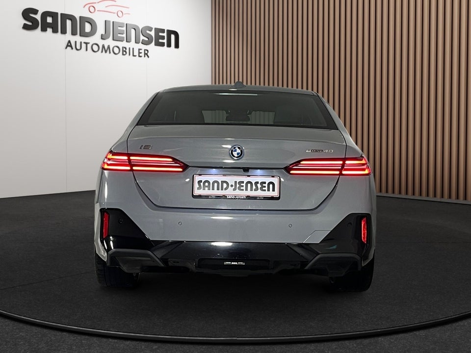 BMW i5 eDrive40 M-Sport 4d