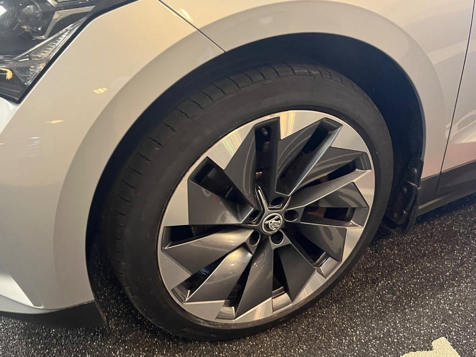 Skoda Enyaq 80 iV Suite 5d