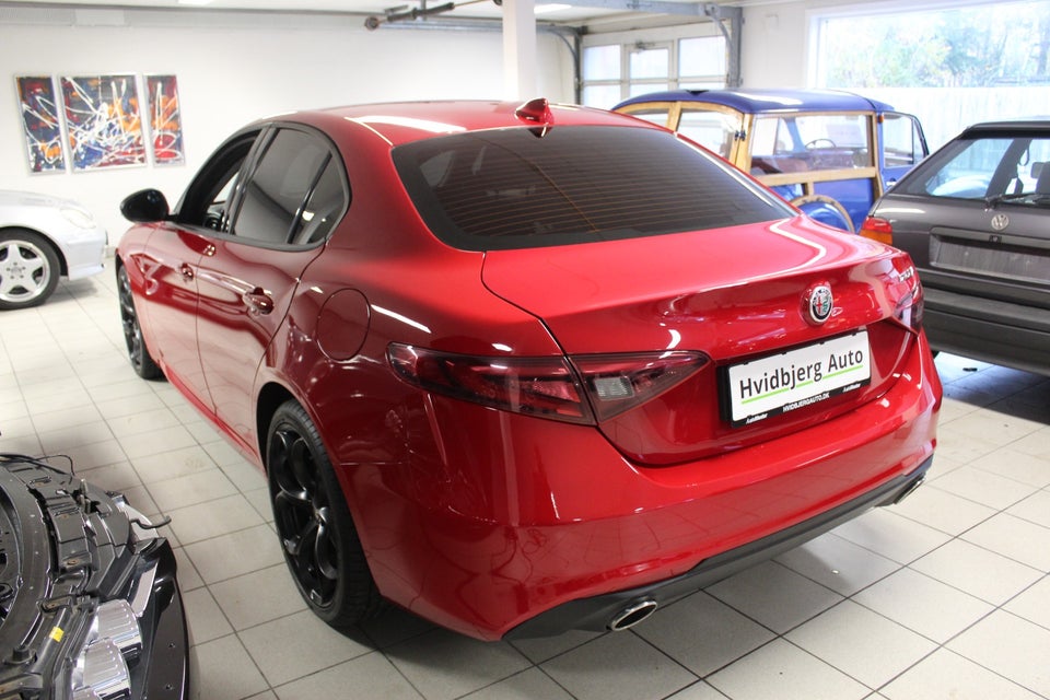 Alfa Romeo Giulia 2,0 T 200 Edizione aut. 4d