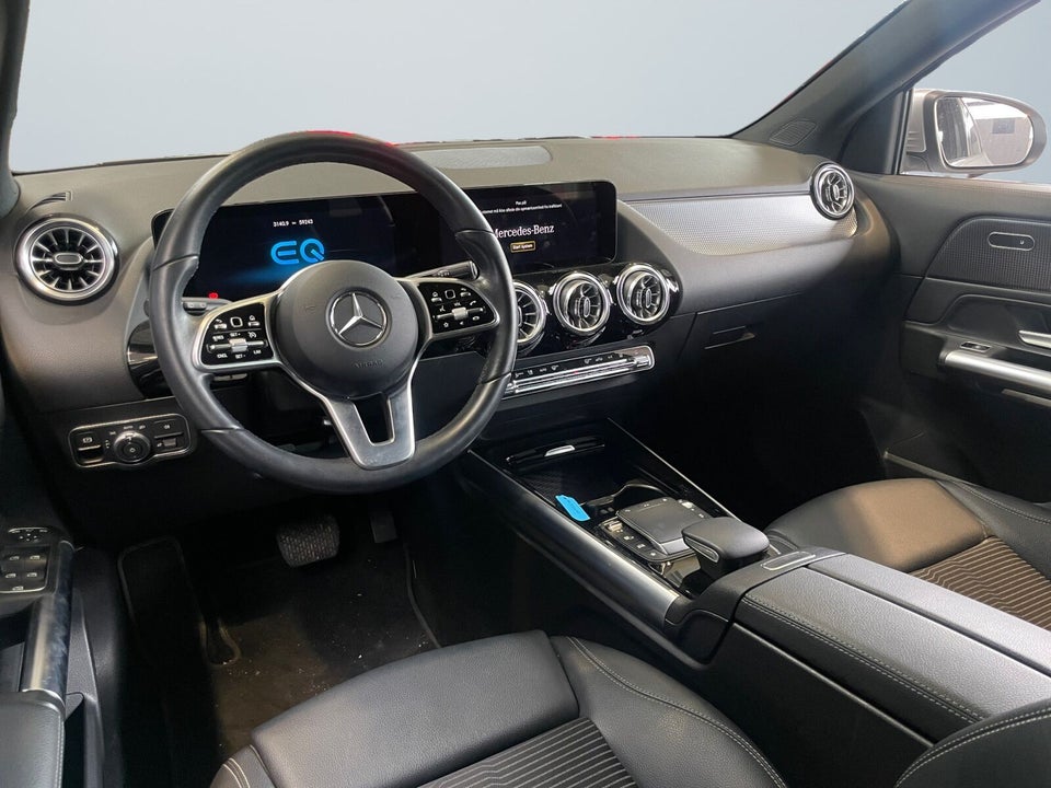 Mercedes EQA300 4Matic 5d