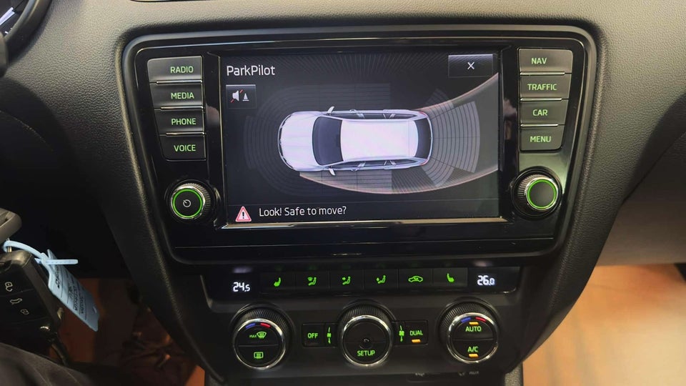 Skoda Octavia 1,6 TDi 105 Elegance Combi DSG 5d