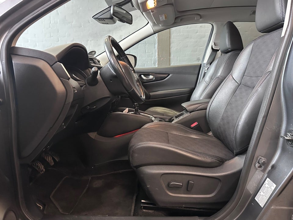 Nissan Qashqai 1,6 Dig-T 163 Tekna 5d