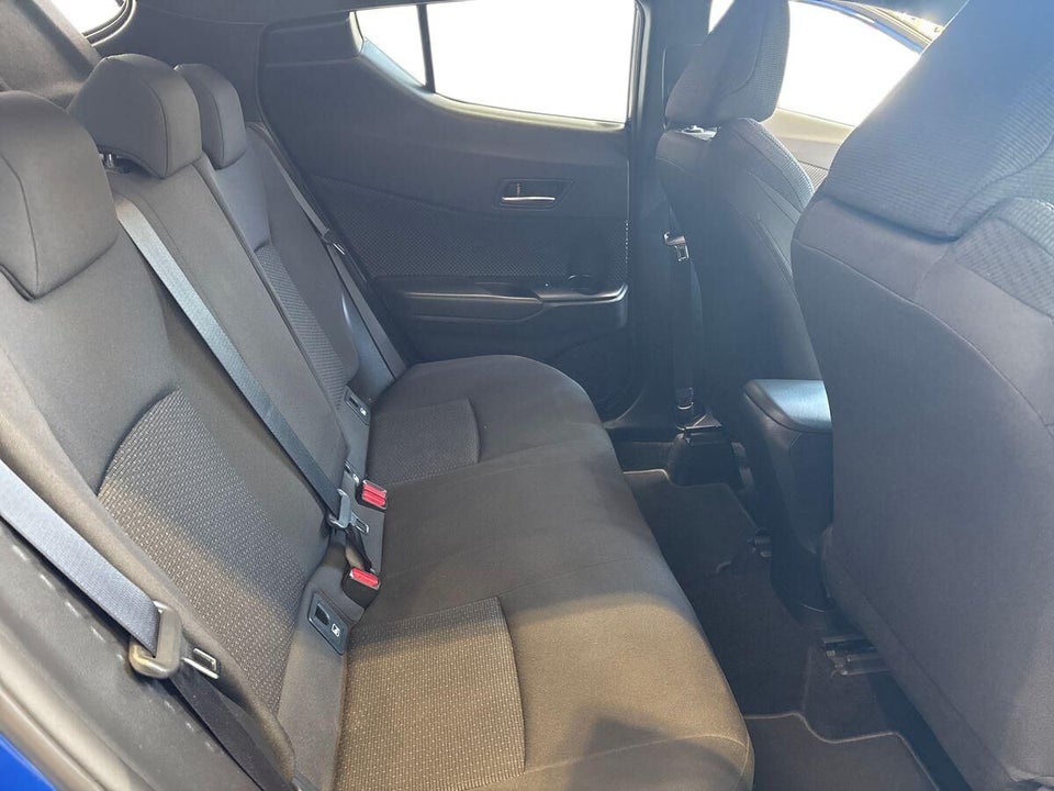 Toyota C-HR 1,8 Hybrid Premium Selected CVT 5d