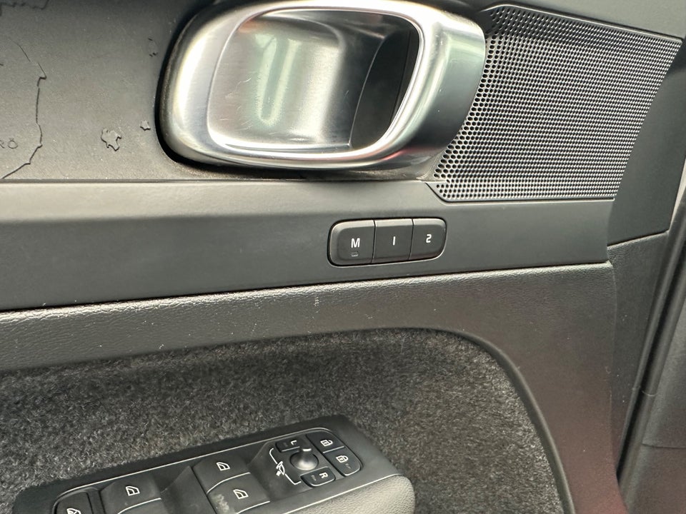 Volvo XC40 ReCharge Extended Range Plus 5d