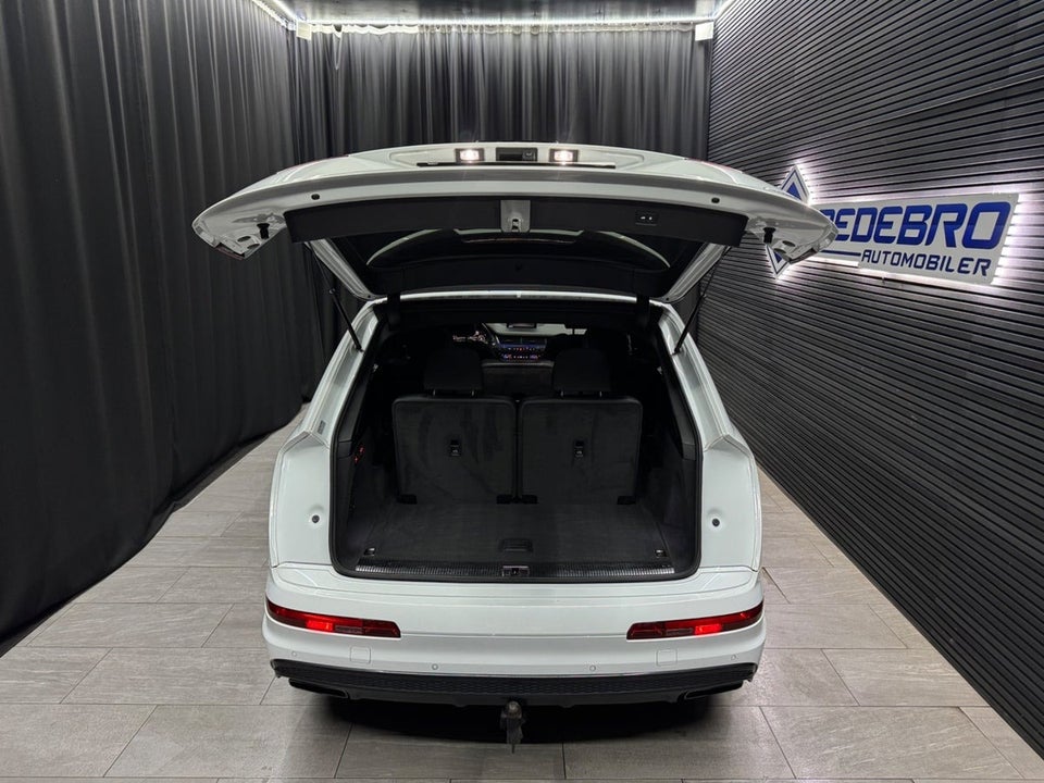 Audi Q7 3,0 TDi 272 S-line quattro Tiptr. 7prs 5d