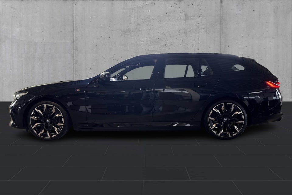 BMW i5 eDrive40 Touring Fully Charged M-Sport 5d