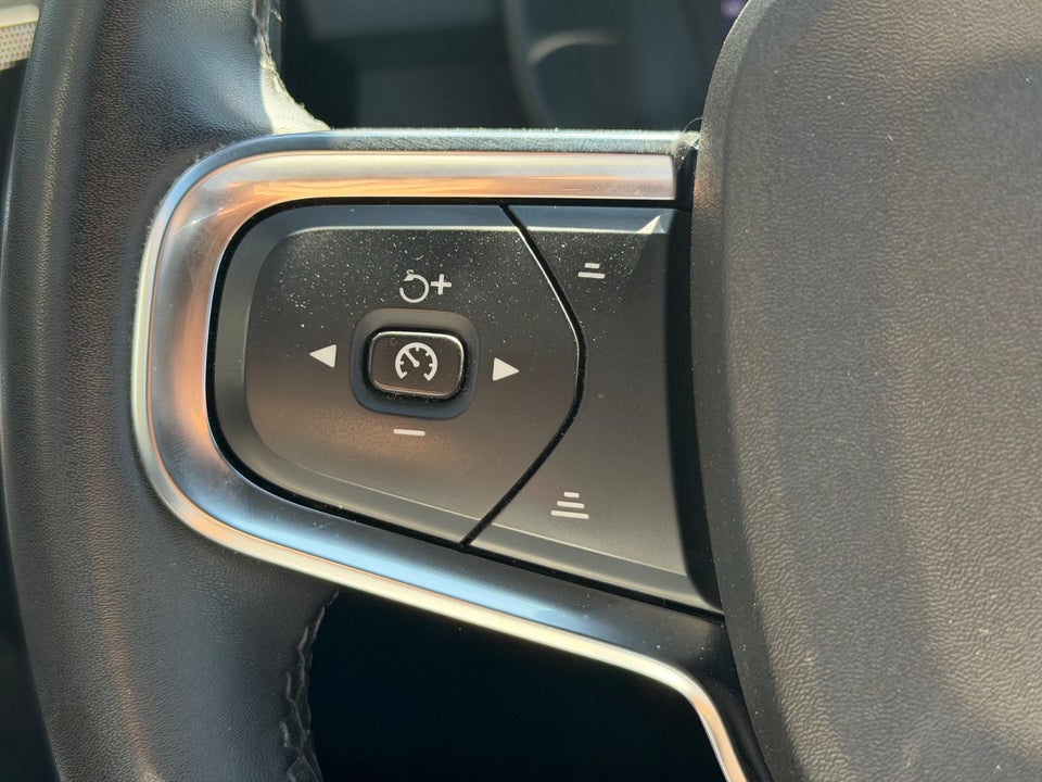 Volvo XC40 ReCharge Twin Plus 5d