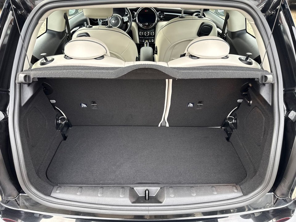 MINI Cooper SE Classic Trim 3d