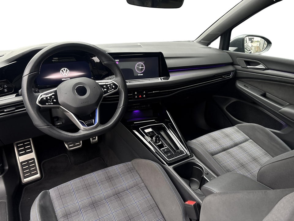 VW Golf VIII 1,4 GTE DSG 5d