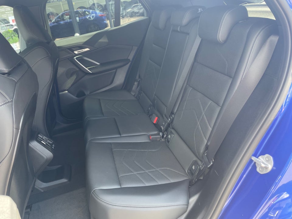 BMW iX2 eDrive20 Fully Charged M-Sport 5d
