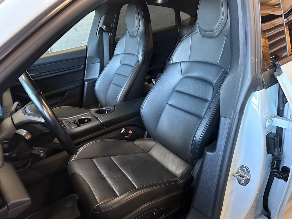 Porsche Taycan Performance+ 4d