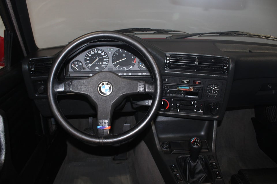 BMW 320i 2,0 Cabriolet 2d