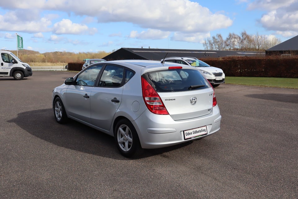 Hyundai i30 1,6 CVVT Comfort 5d