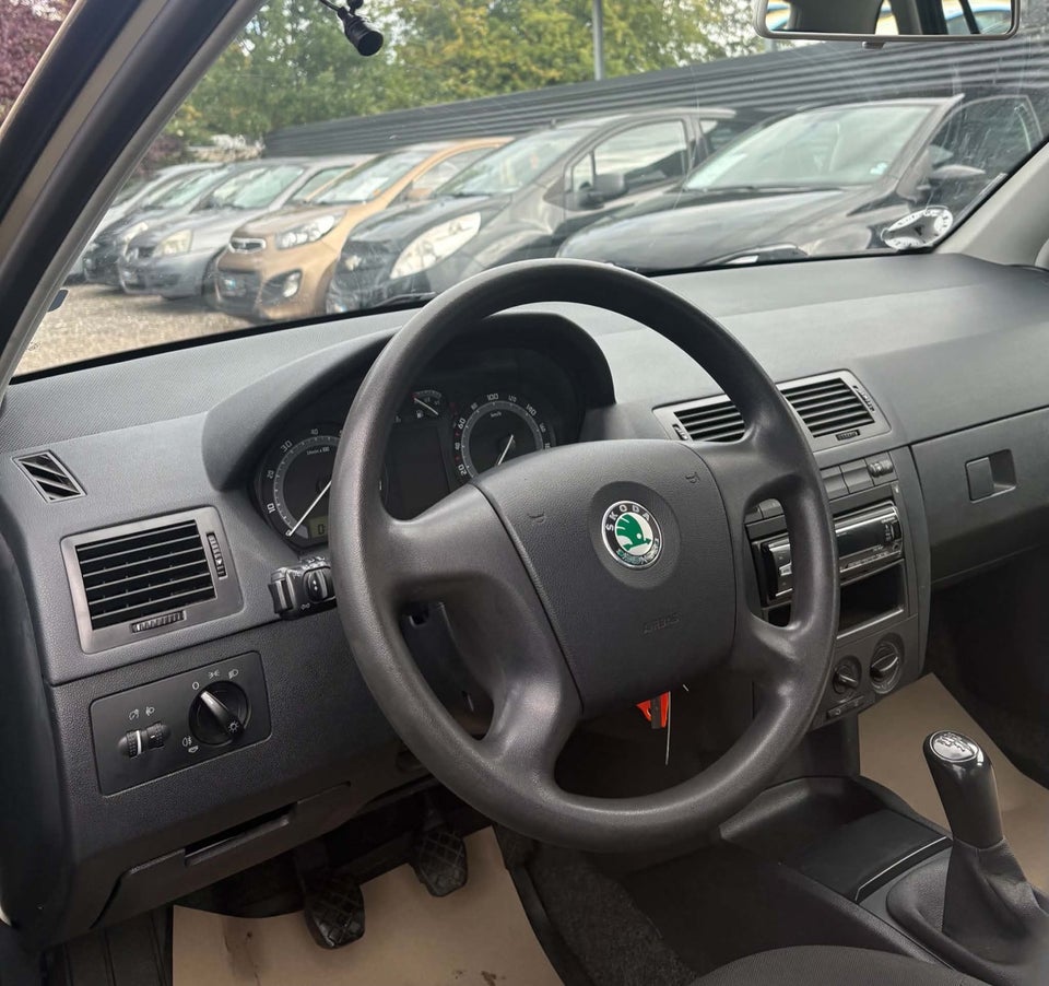 Skoda Fabia 1,4 16V 75 Ambiente 4d
