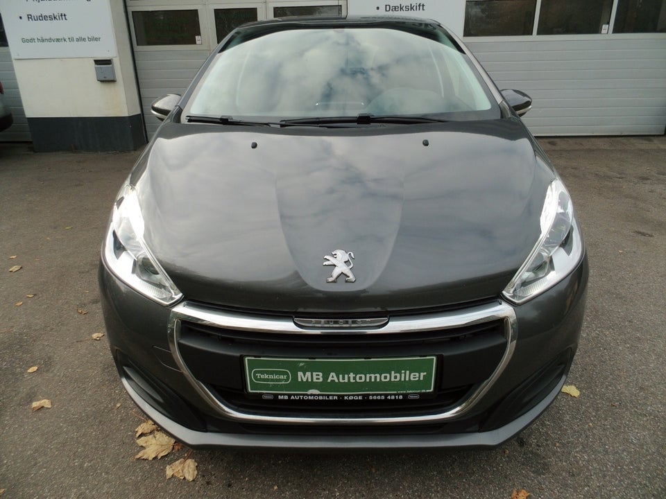 Peugeot 208 1,2 PureTech 82 Privé 5d