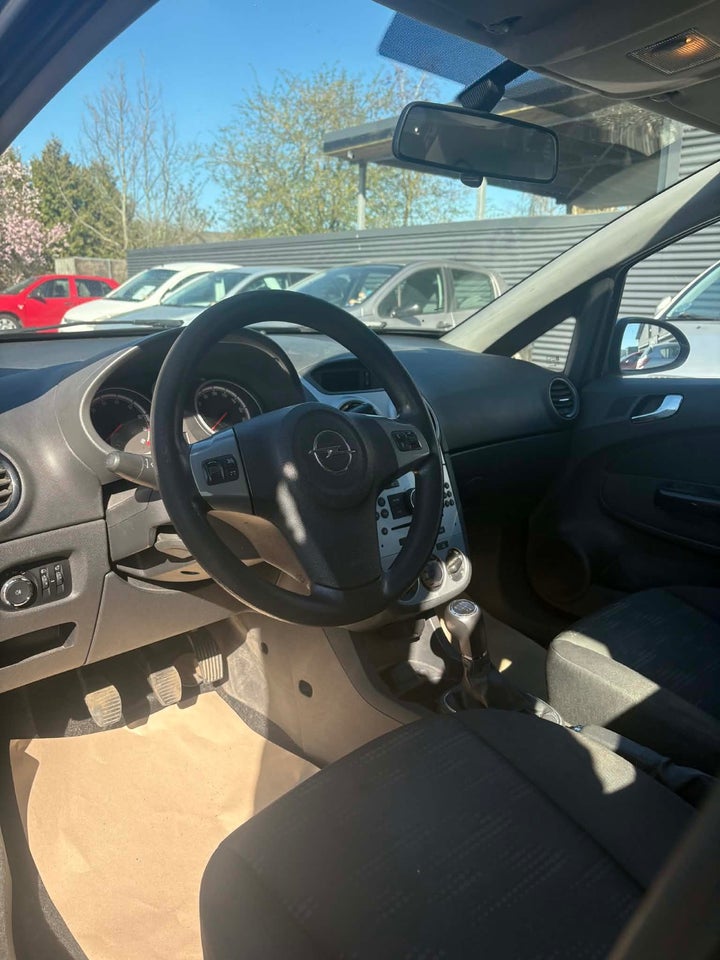 Opel Corsa 1,2 16V Cosmo 5d