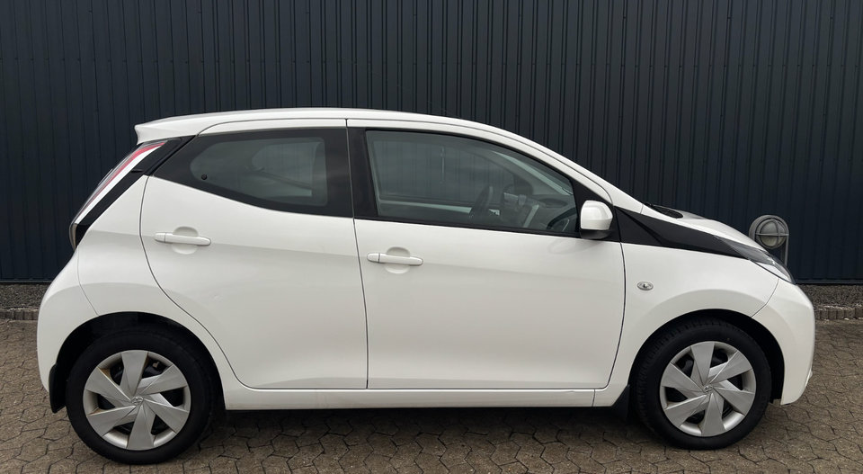 Toyota Aygo 1,0 VVT-i x-change x-shift 5d