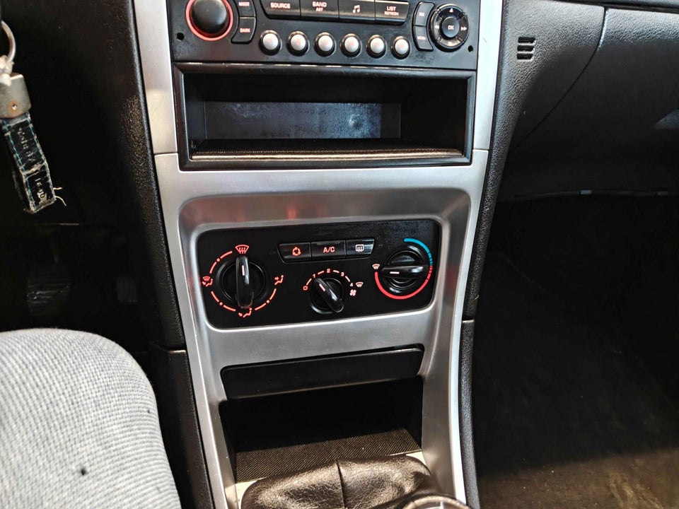 Peugeot 307 1,6 Edition stc. 5d