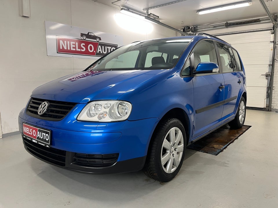 VW Touran 1,6 FSi Trendline 7prs 5d