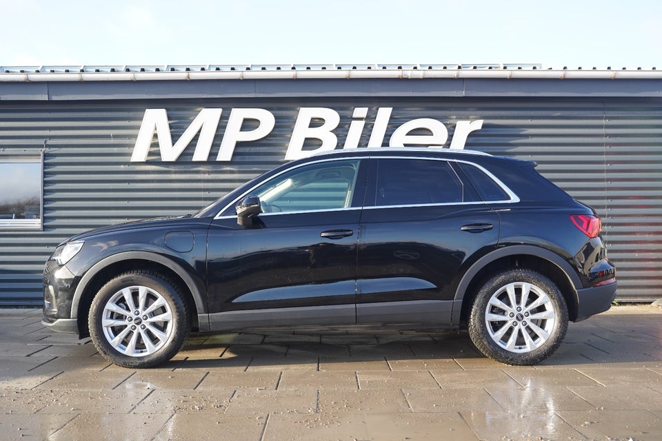 Audi Q3 45 TFSi e Attitude plus S-tr. 5d