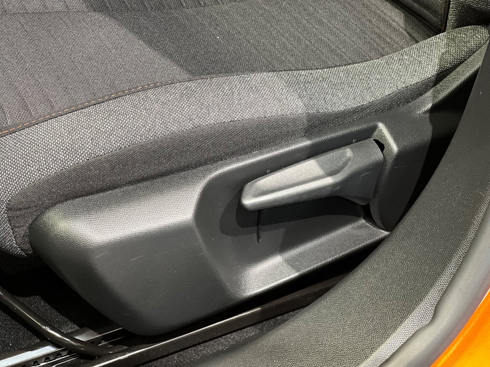 Peugeot e-2008 50 Active 5d