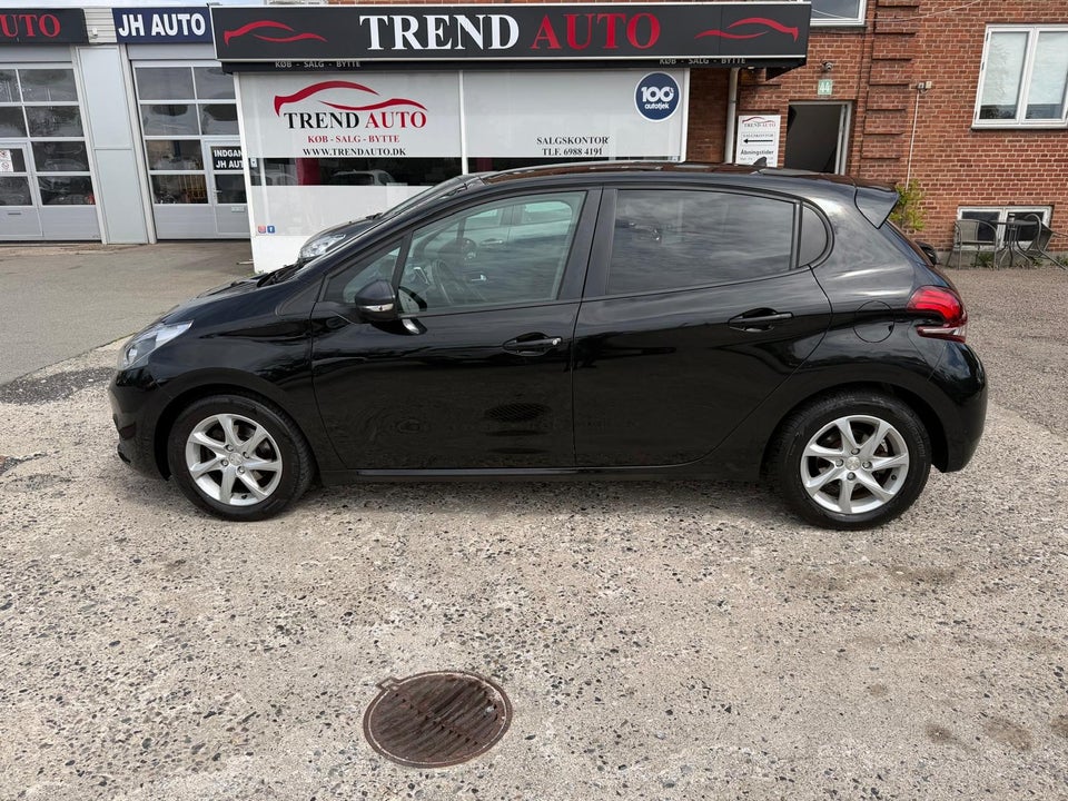Peugeot 208 1,6 BlueHDi 100 Envy Sky 5d