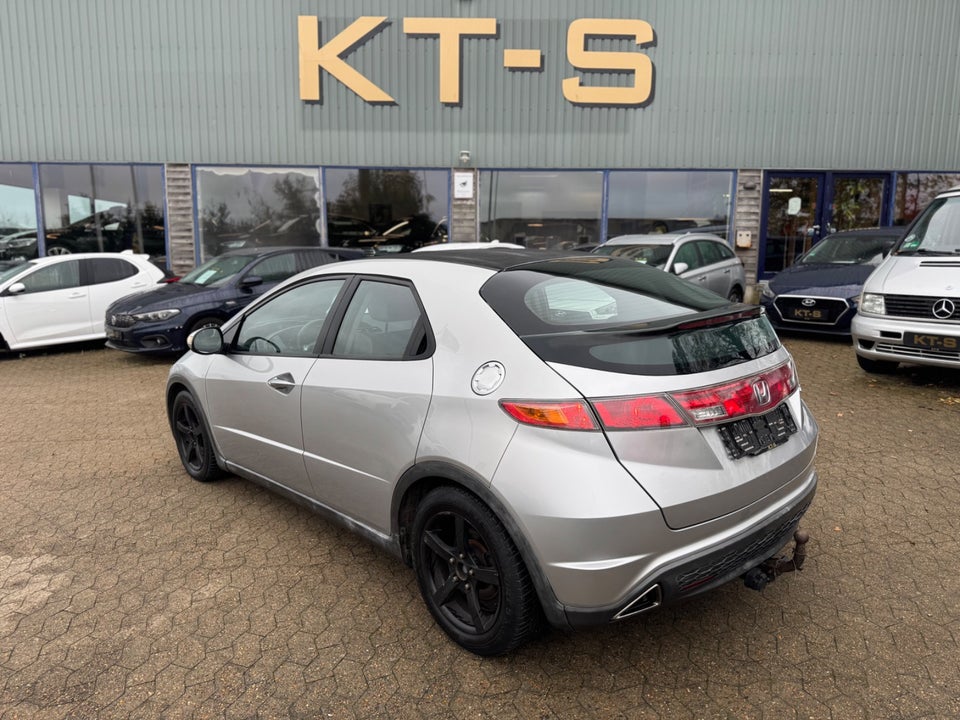 Honda Civic 1,8 Sport 5d