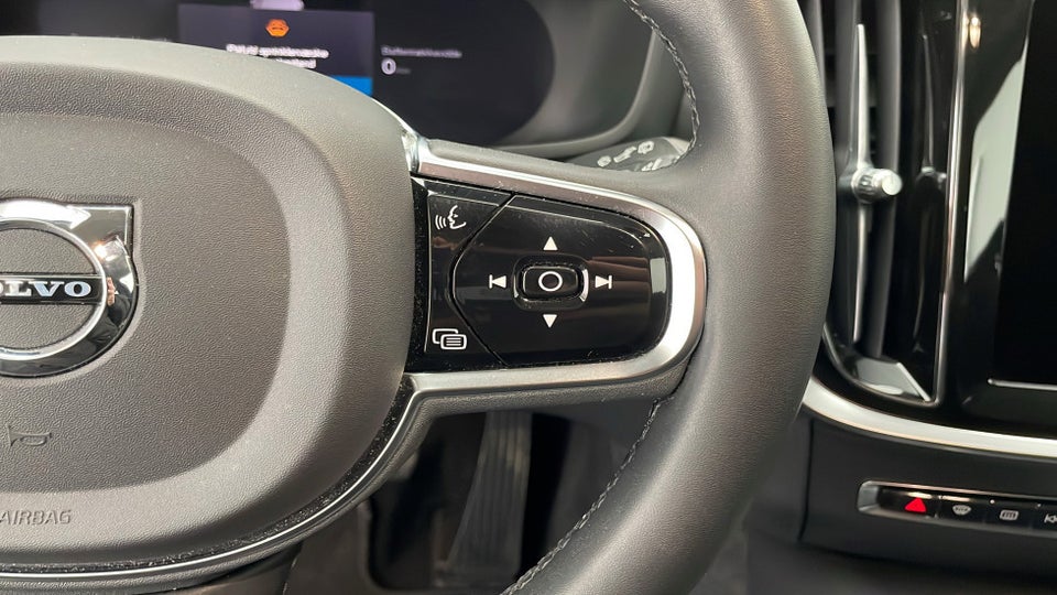 Volvo V60 CC 2,0 B5 250 Plus Bright aut. AWD 5d