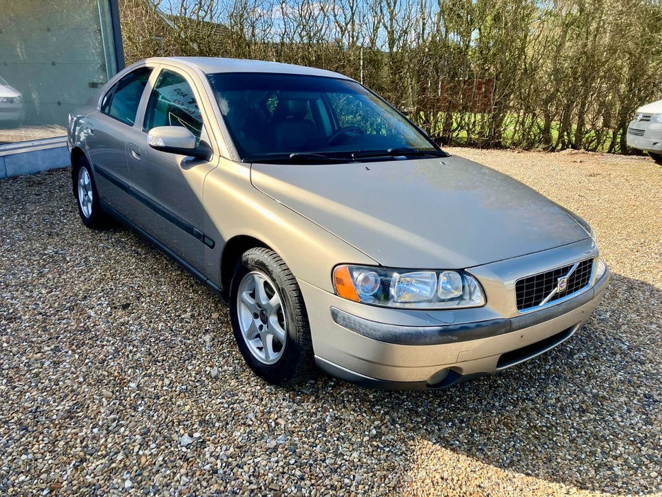 Volvo S60 2,4 140 4d