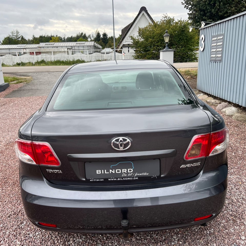 Toyota Avensis 1,8 VVT-i T2 4d