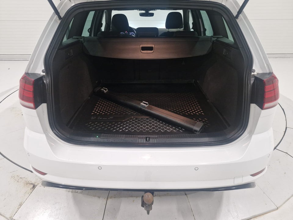 VW Golf VII 1,5 TSi 150 R-line Variant DSG 5d