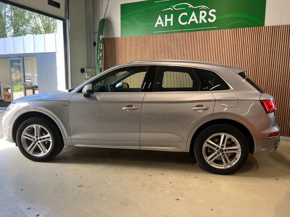 Audi Q5 50 TFSi e S-line quattro S-tr. 5d