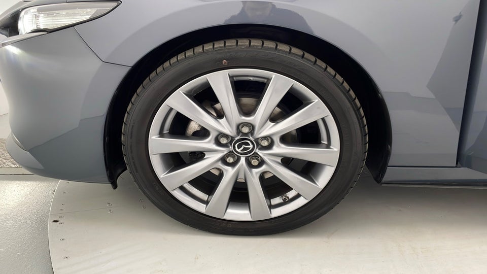 Mazda 3 2,0 e-SkyActiv-G 150 Cosmo aut. 4d