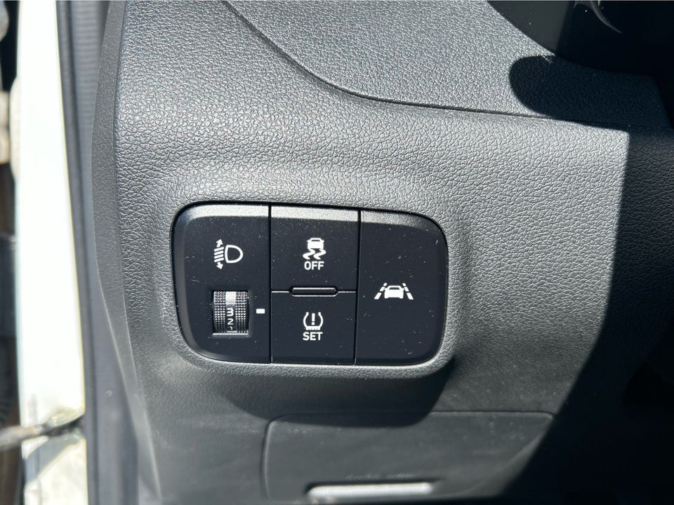 Hyundai i10 1,0 MPi Essential AMT 5d