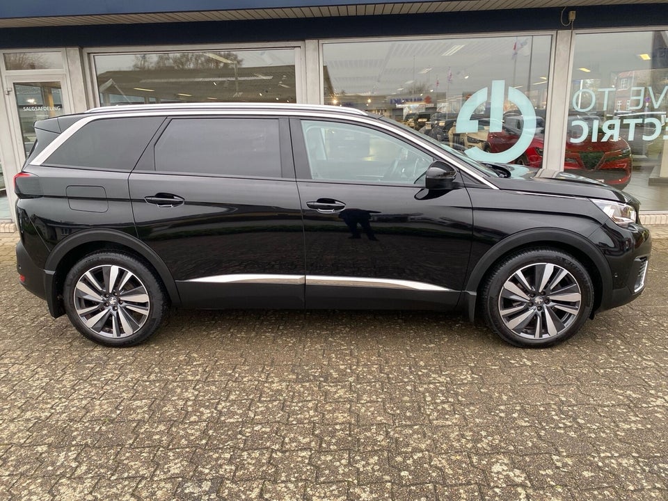 Peugeot 5008 1,5 BlueHDi 130 Allure 7prs 5d