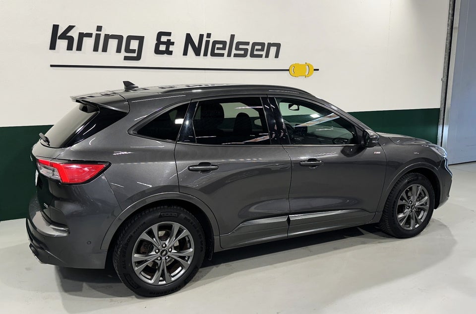 Ford Kuga 2,5 PHEV ST-Line X CVT 5d
