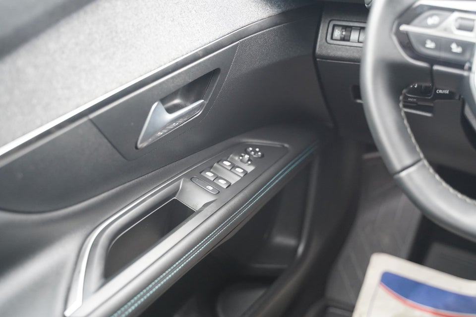 Peugeot 3008 1,6 Hybrid Allure Pack EAT8 5d