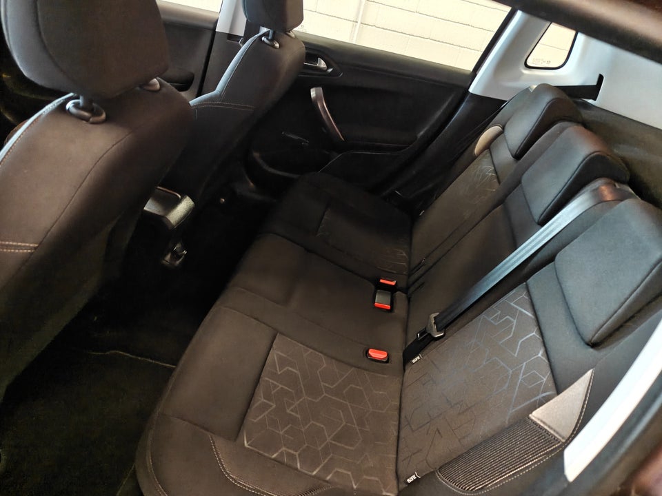 Peugeot 2008 1,2 VTi 82 Active Motion 5d