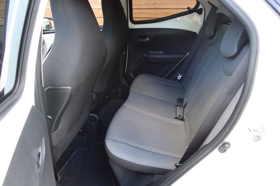 Toyota Aygo 1,0 VVT-i x-sky x-shift 5d