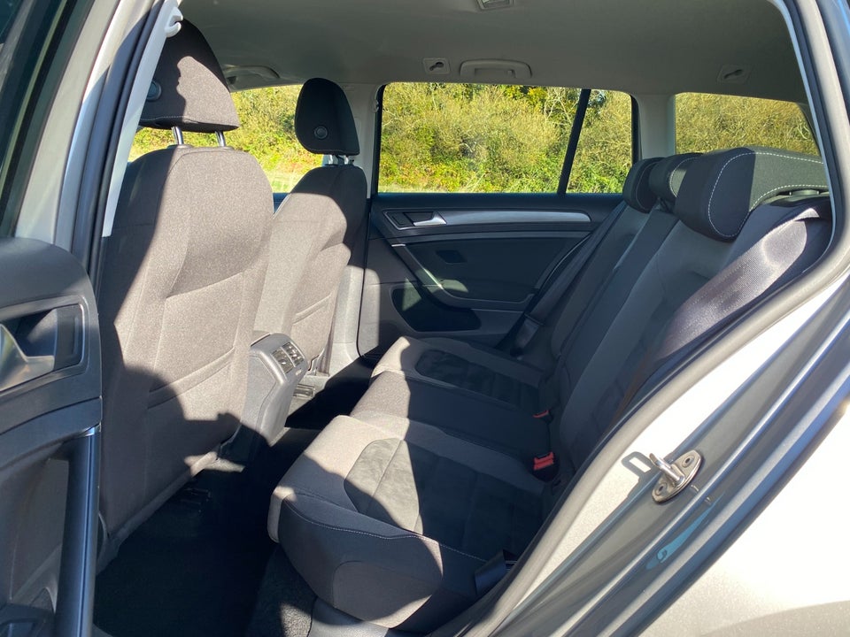 VW Golf VII 1,6 TDi 115 Comfortline Variant DSG 5d