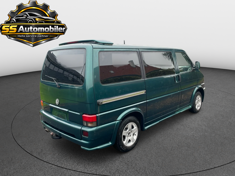 VW Caravelle 2,8 VR6 4d