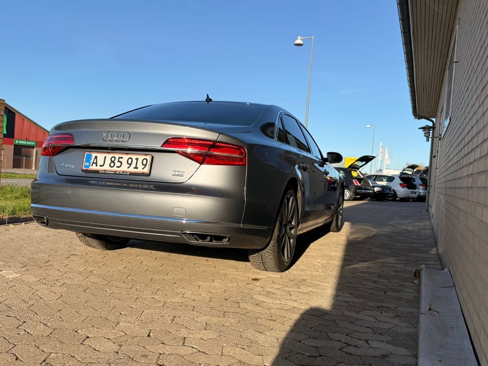 Audi A8 3,0 TDi 258 quattro Tiptr. lang 4d